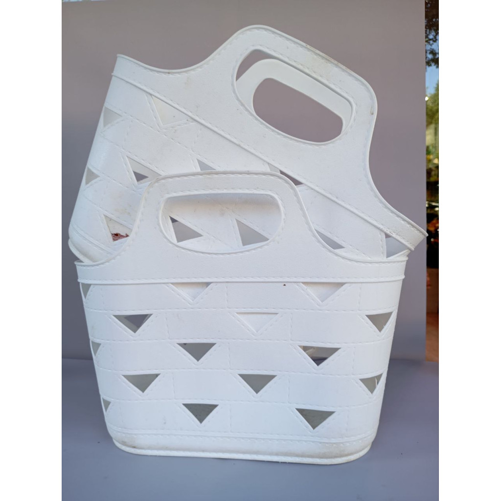 Пластиковая корзина для цветов